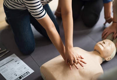 assistance-cardiac-arrest-class-1282317