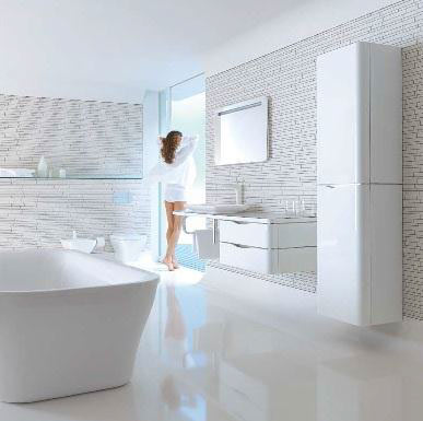 Deze moderne badkamer straalt sereniteit uit.
