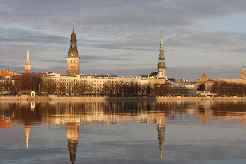 Panoramisch zicht op de Domkerk te Riga
