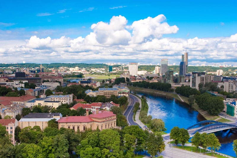 Zicht op het oude en nieuwe Vilnius
