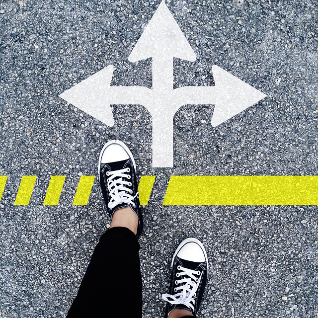 choose-the-right-direction-1536336_640