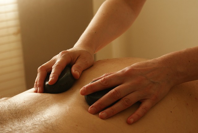 massage-389727_640