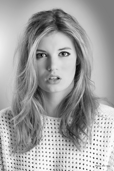 Foto 3: Model: Lore Mua: Leen Dictus Styling: Lydia Fotograaf: Nies & Lydia