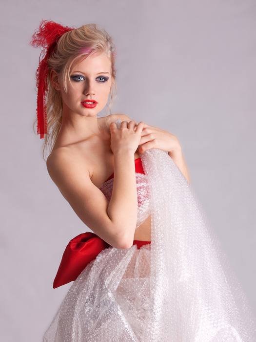 Foto 4: Model: Bo Ackaert Mua: Bo Ackaert Styling & dress: Lydia Fotograaf: Nies & Lydia