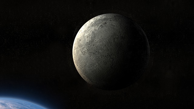 moon-1816129_640