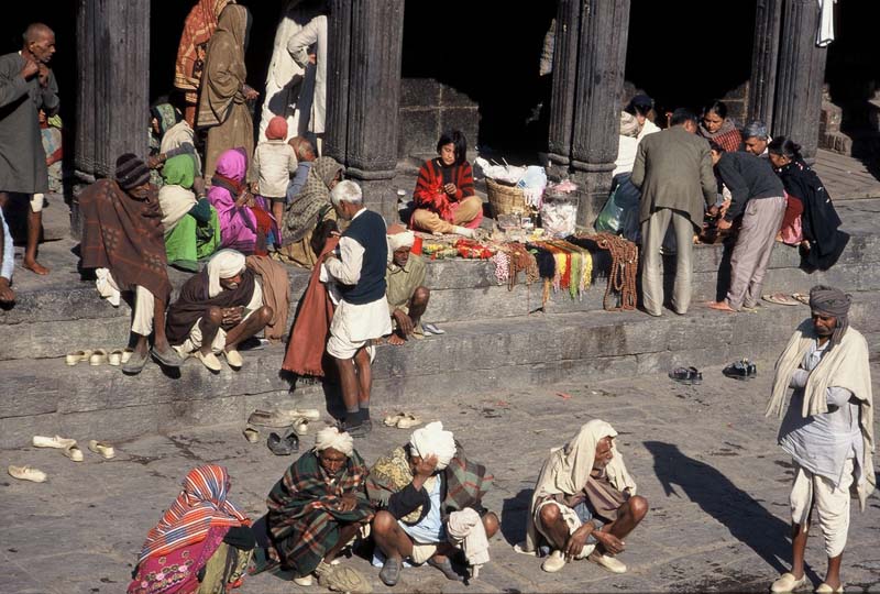 Het dagelijkse leven in en rond de tempels in Durbar Square