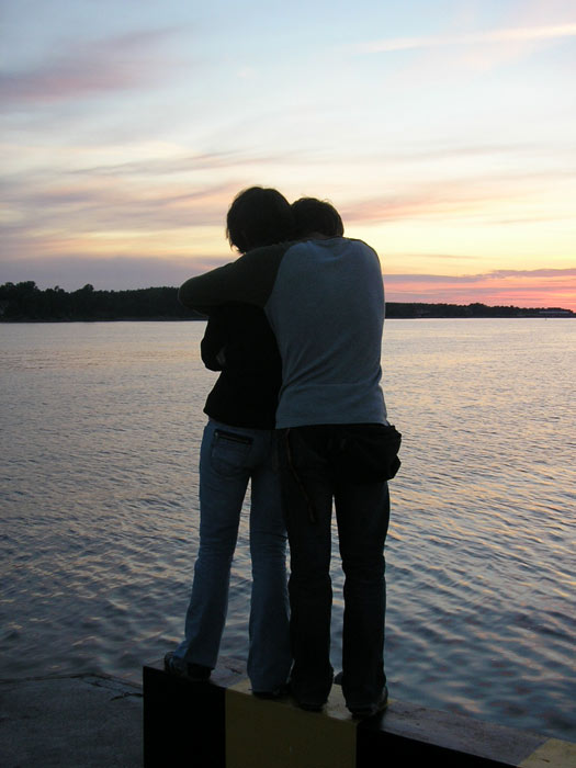Troost elkaar doorheen de moeilijke momenten. Probeer je niet op te sluiten, maar deel het verdriet zodat het dragelijk wordt.