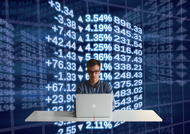 /104/Geld/stock-exchange-911608_640.jpg