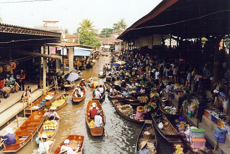 Damnoen Saduak drijvende markt.