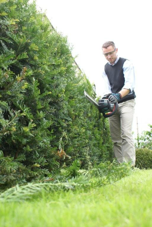 Met aangepast materiaal hoeft een haag scheren geen lastige of vuile klus te zijn!
